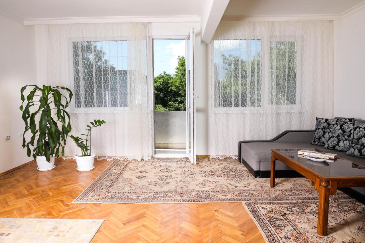 סופיה Krichim Apartments,Three-Bedroom, Large Apartment, Top Center מראה חיצוני תמונה