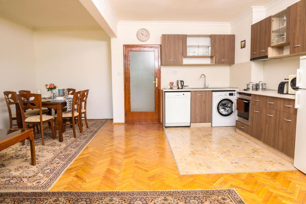 סופיה Krichim Apartments,Three-Bedroom, Large Apartment, Top Center מראה חיצוני תמונה