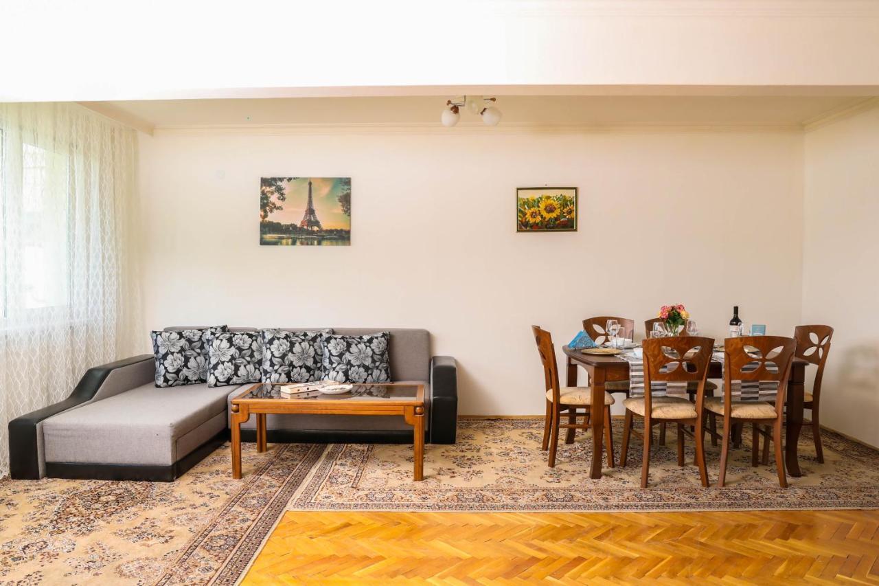 סופיה Krichim Apartments,Three-Bedroom, Large Apartment, Top Center מראה חיצוני תמונה